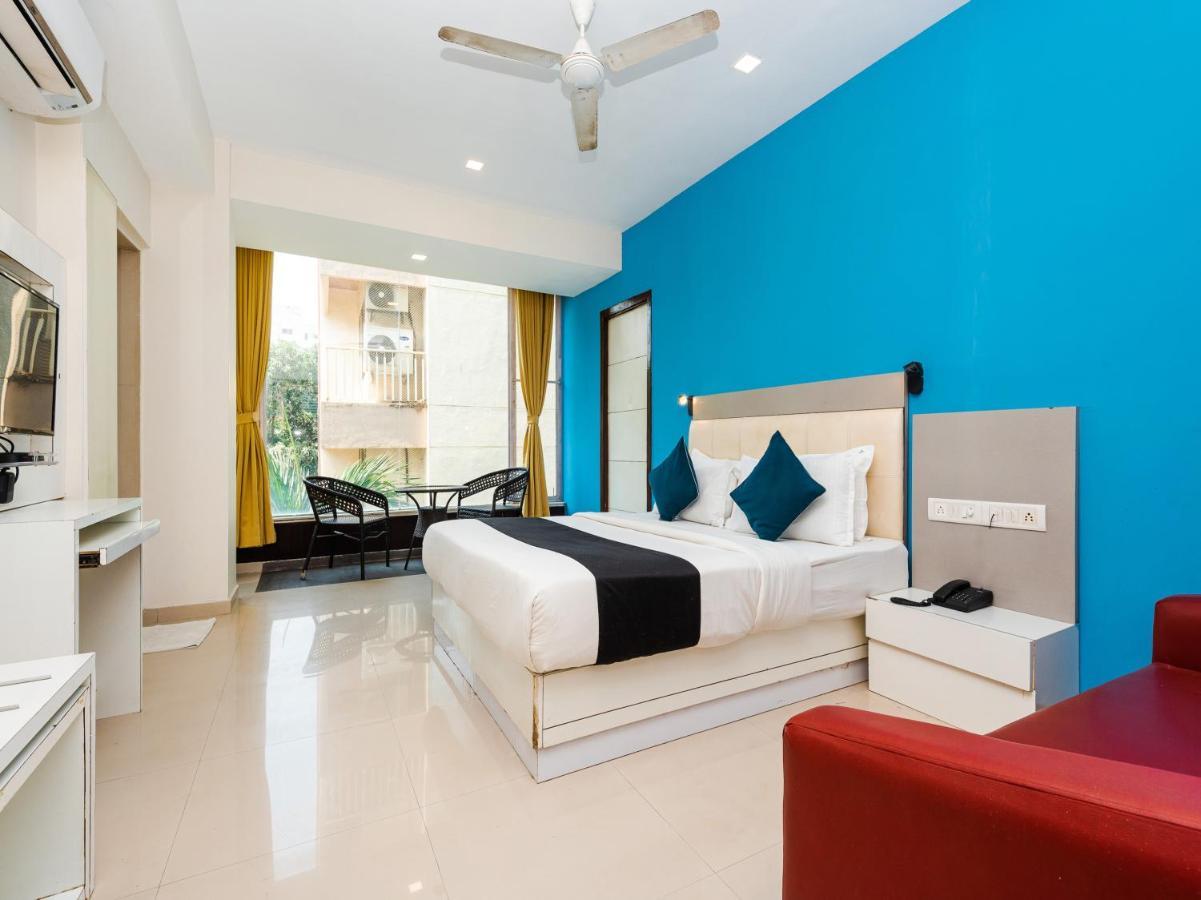 Hotel Aura - Near Malad Link Road Gorai Exterior photo